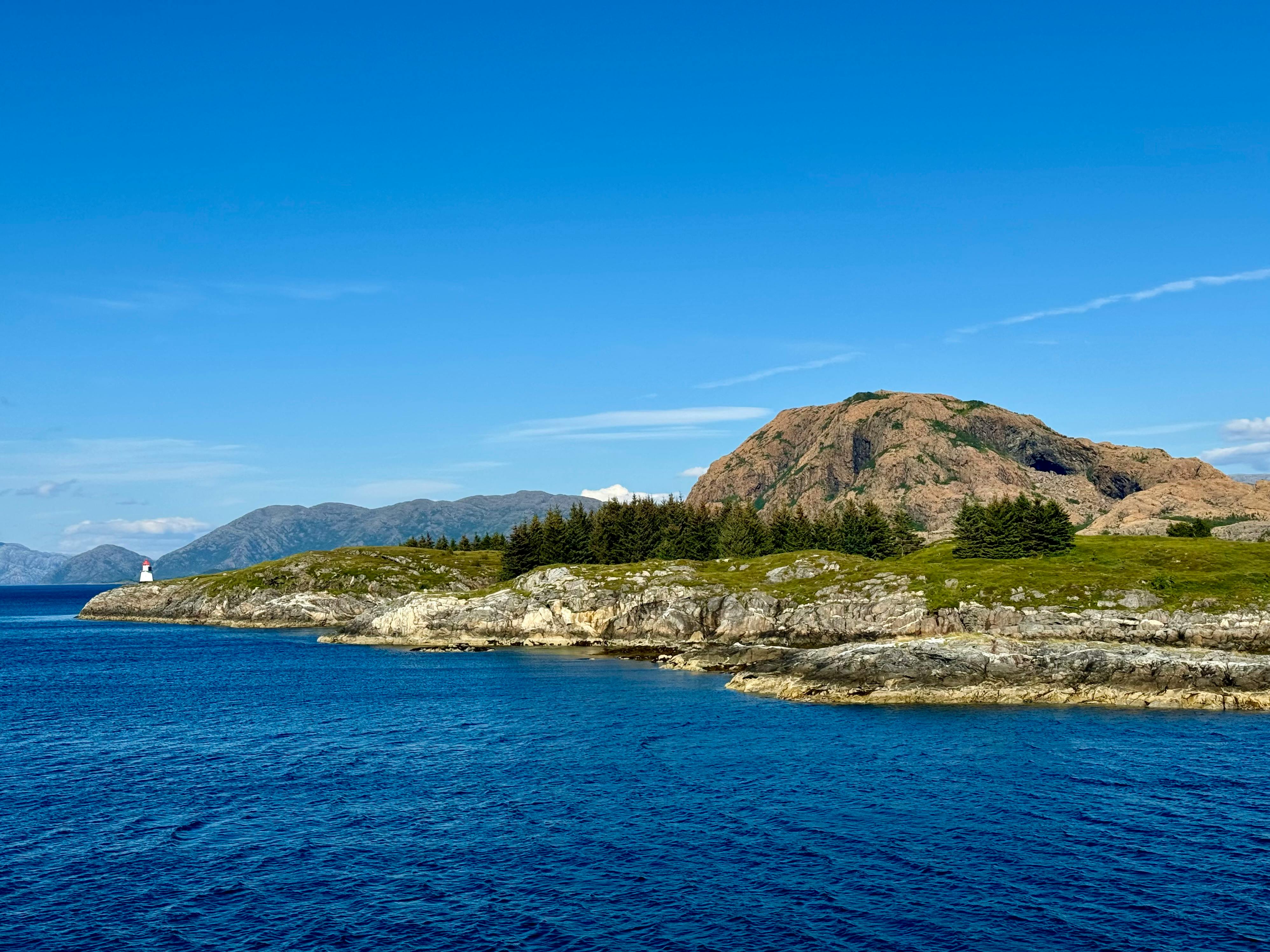 Mainland vs Free Zone vs Offshore: Choosing the Right Structure